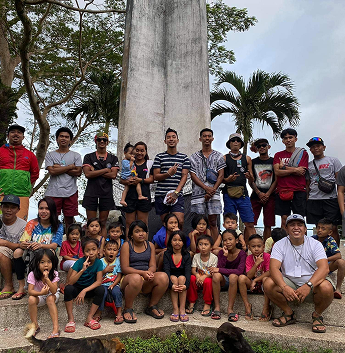 Team Relax MC and community members